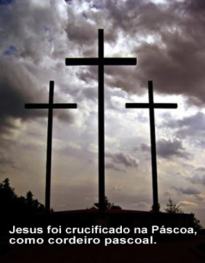 Na Páscoa, os cristãos comemoram a morte e a ressurreição de Jesus.