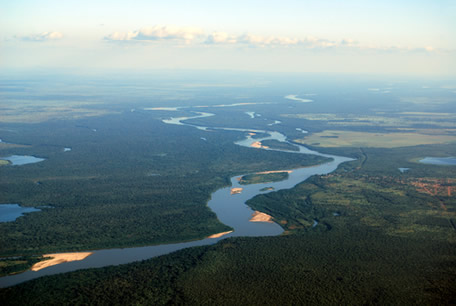 O Rio Araguaia é um dos rios que compõem a Bacia do Tocantins-Araguaia