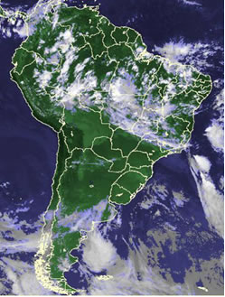 Imagem de satélite de massas de ar na América do Sul